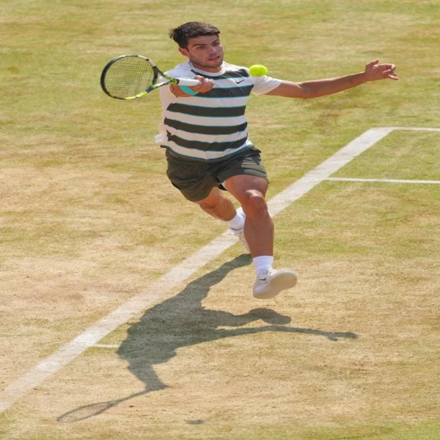 世界杯战术观察：阵型演变与攻防策略